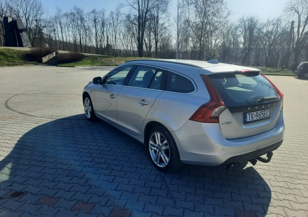 Volvo V60 cena 27500 przebieg: 305000, rok produkcji 2011 z Kielce małe 106